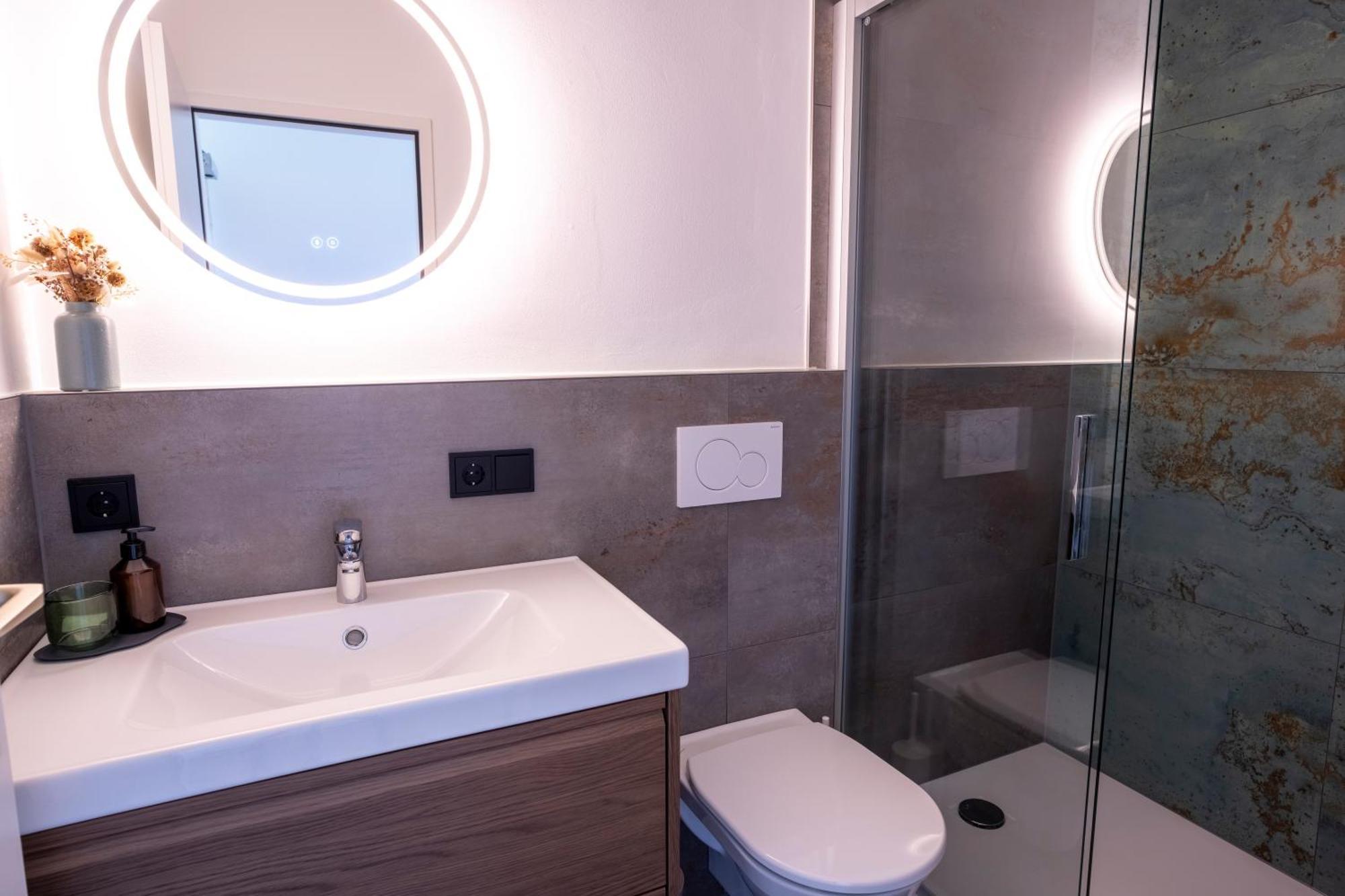 Suite Apartment Modern Getaway - Neu Renoviert - Strobl Am Wolfgangsee מראה חיצוני תמונה